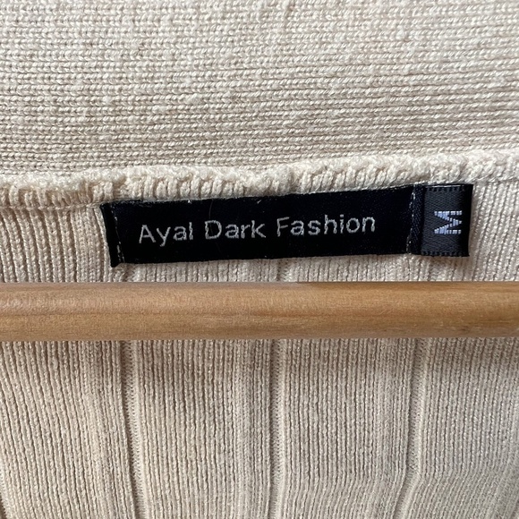 Ayal Dark Fashion size medium cropped cardigan - Picture 4 of 4